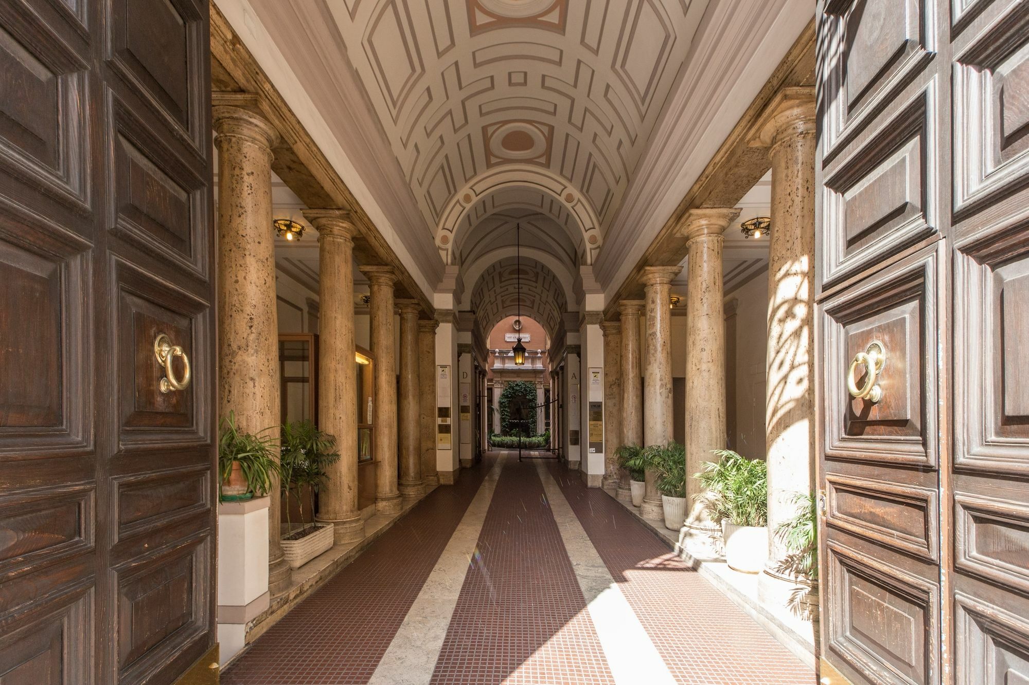 Persepolis Rome Hotel Exterior foto