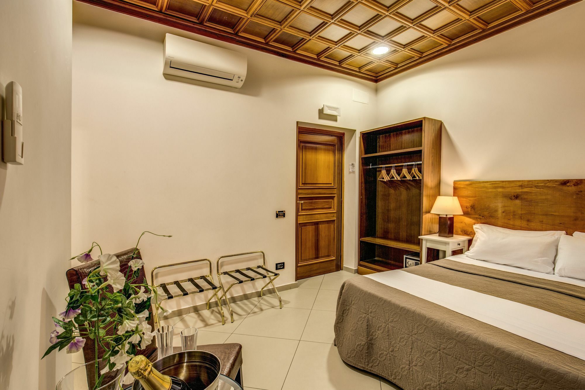 Persepolis Rome Hotel Exterior foto