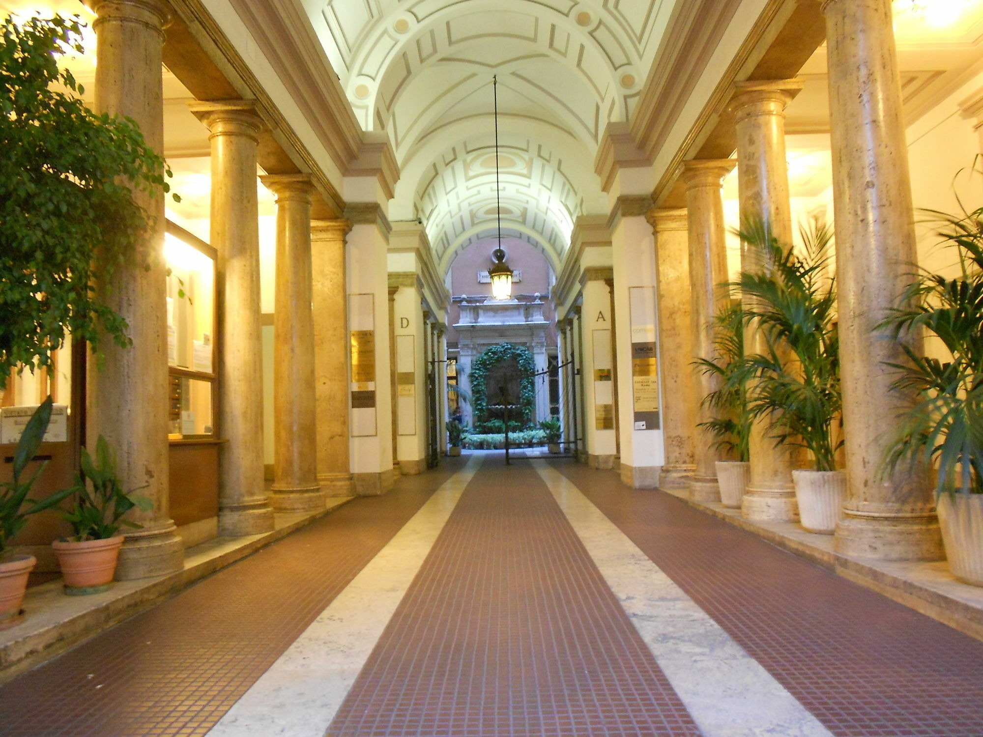 Persepolis Rome Hotel Exterior foto